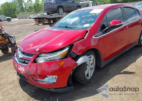 2013 Chevrolet Volt z USA, uszkodzony, nr VIN 1G1RB6E42DU101984